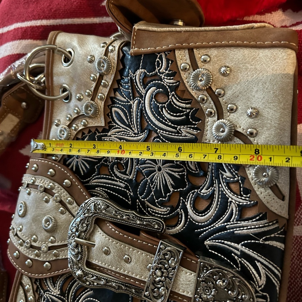 ‘Not Your First Rodeo’ Handbag. - Picture 10 of 10